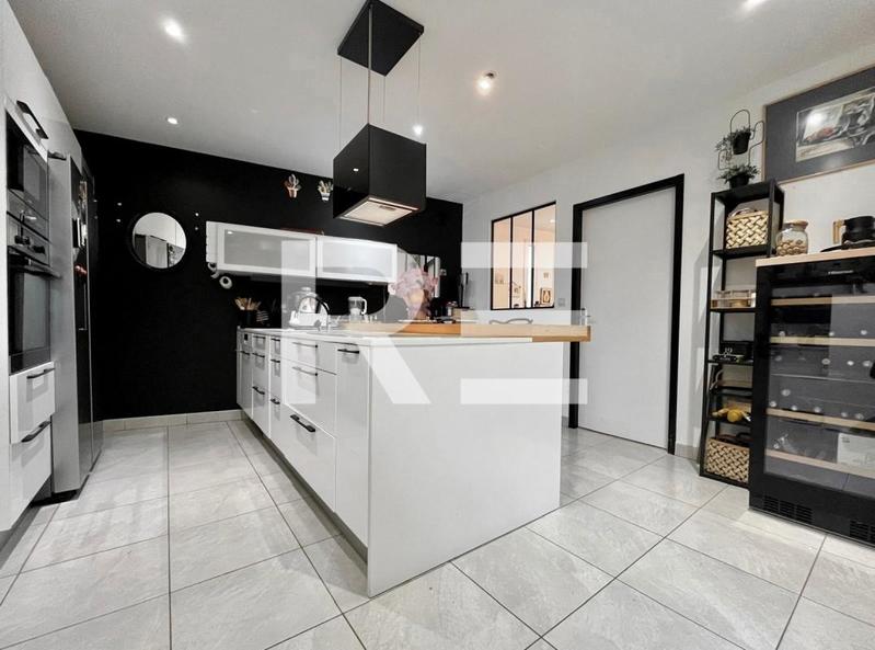 Villa - 170 m² - 6 pièces