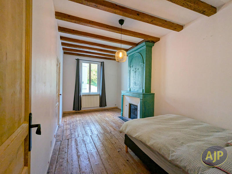 Maison - 230 m² - 7 pièces