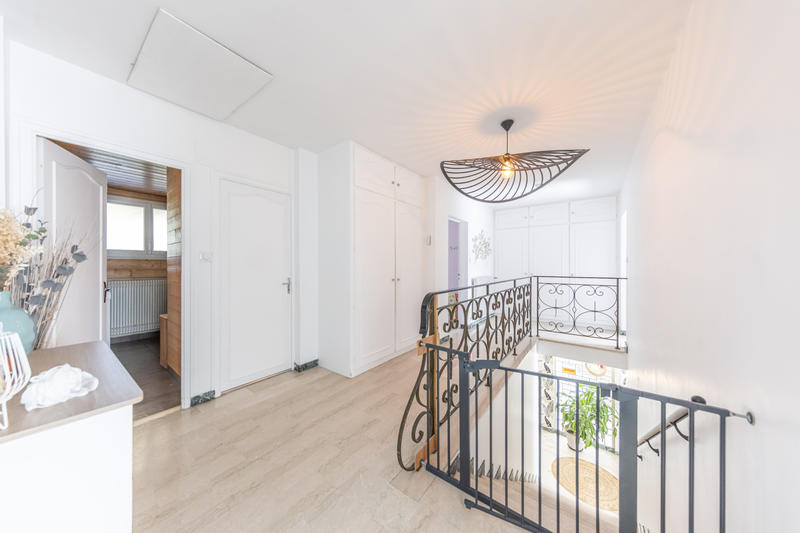 Maison - 257 m² - 10 pièces