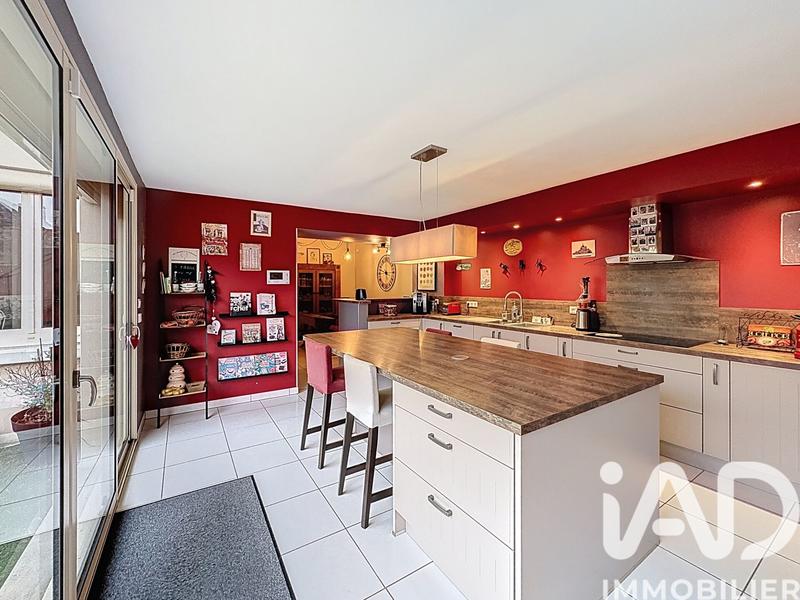 Maison - 224 m² - 8 pièces