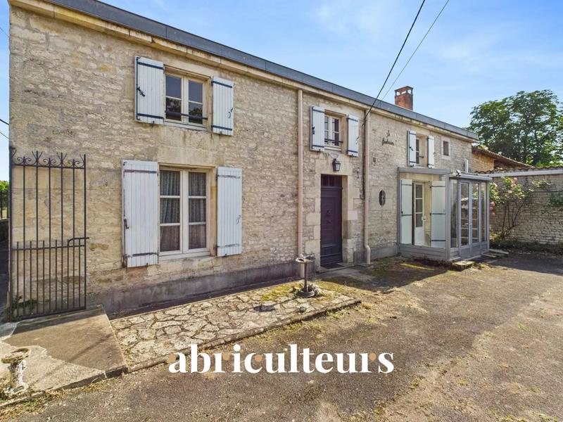 Maison - 258 m² - 12 pièces