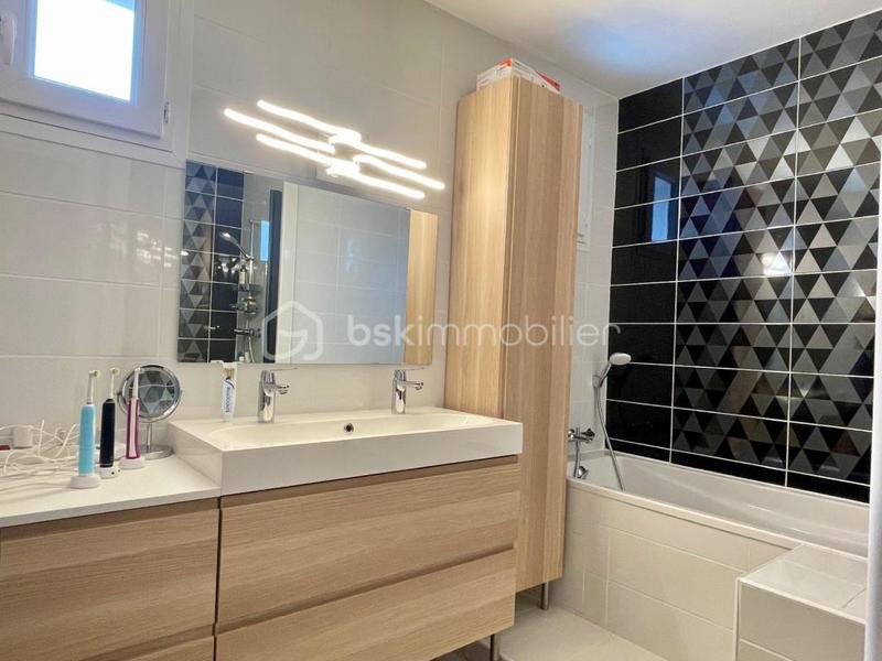 Maison - 96 m² - 4 pièces