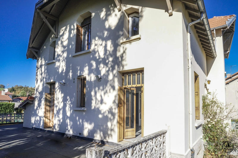 Maison - 190 m² - 8 pièces