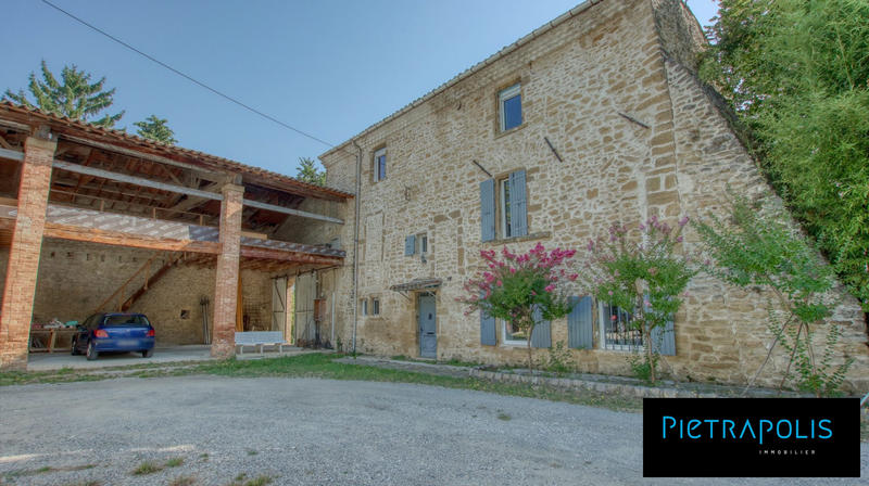 Maison - 276 m² - 8 pièces