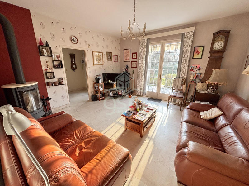 Maison traditionnelle - 203 m² - 7 pièces