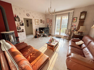 Maison traditionnelle - 203 m² - 7 pièces