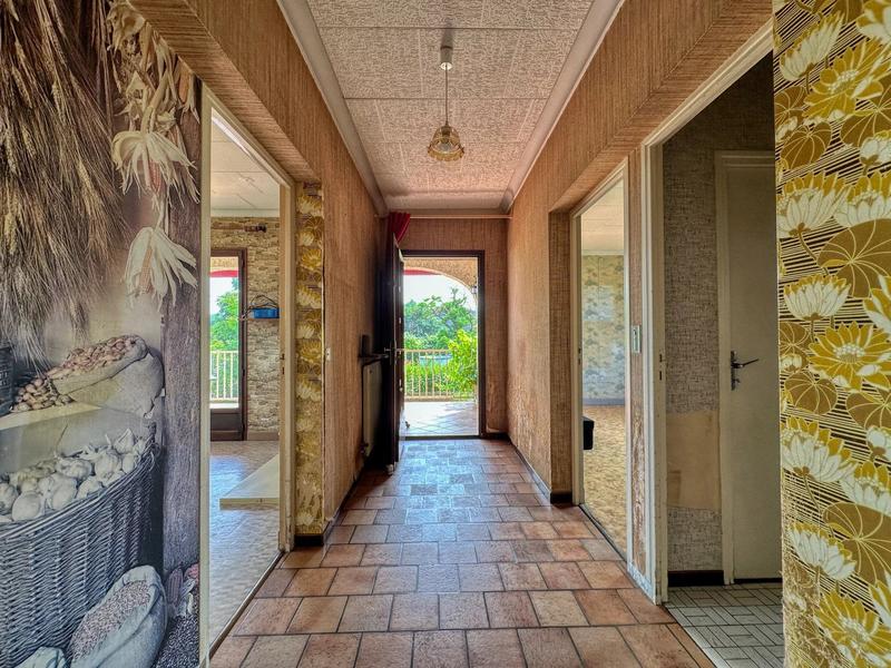 Maison - 203 m² - 7 pièces