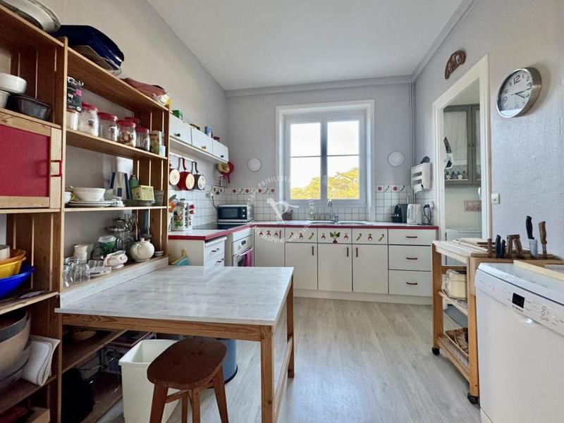 Appartement - 134 m² - 6 pièces