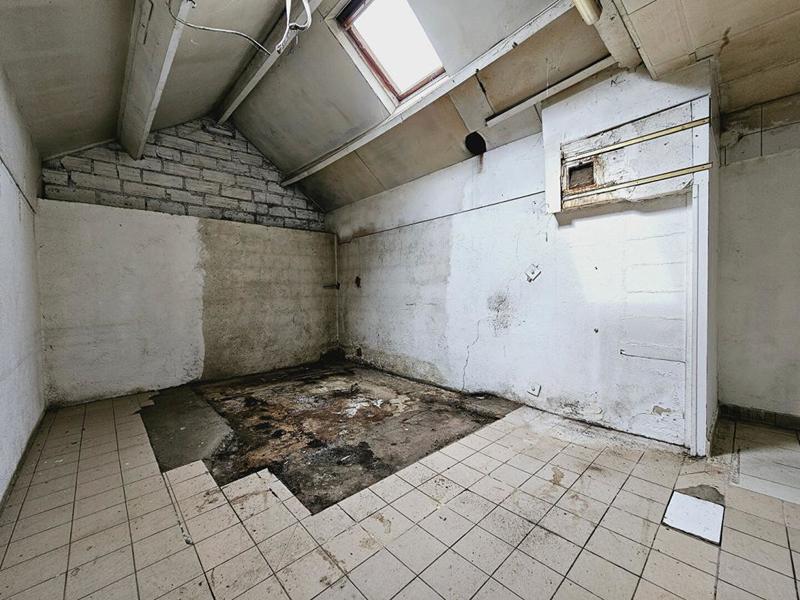 Maison - 285 m² - 9 pièces