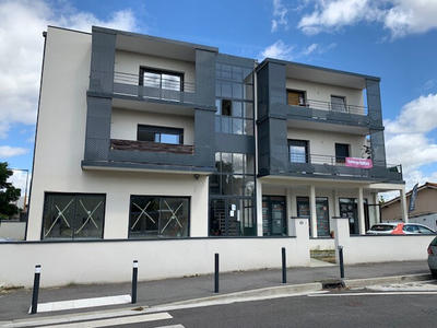 Local commercial - 75 m² - 2 pièces