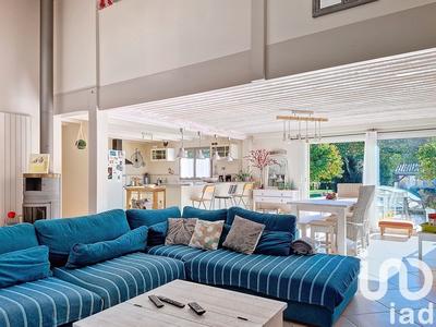 Maison - 200 m² - 7 pièces