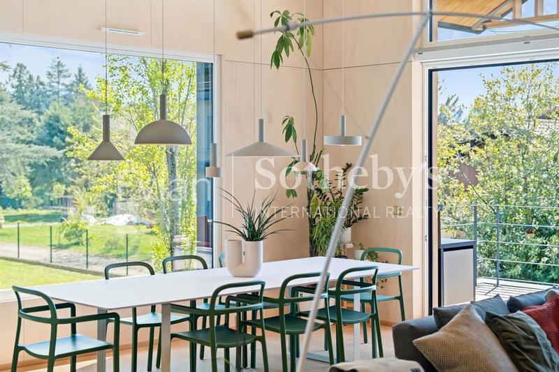 Maison - 225 m² - 9 pièces