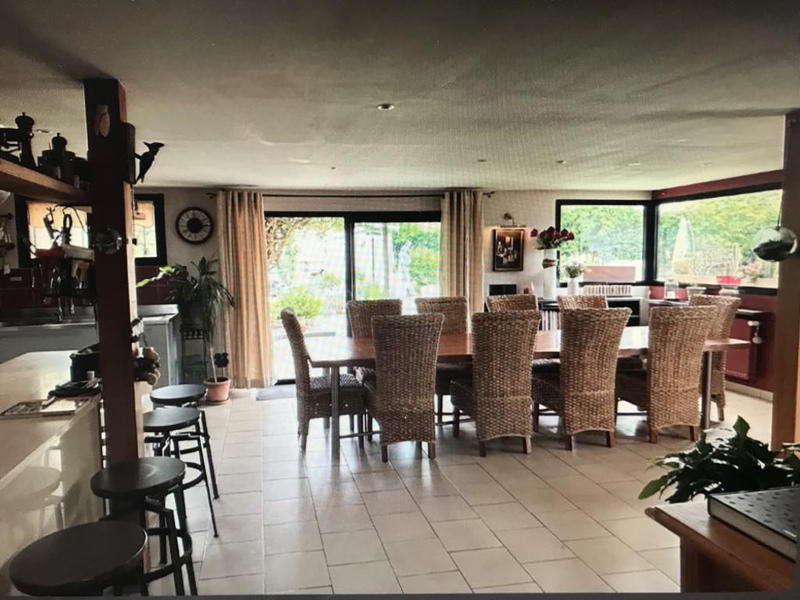 Maison - 245 m² - 10 pièces