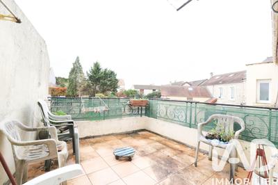 Maison - 92 m² - 5 pièces