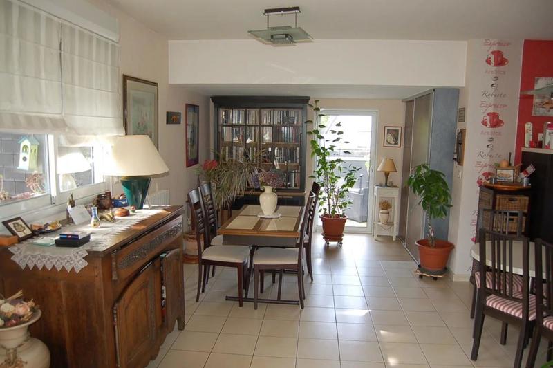 Maison - 215 m² - 8 pièces