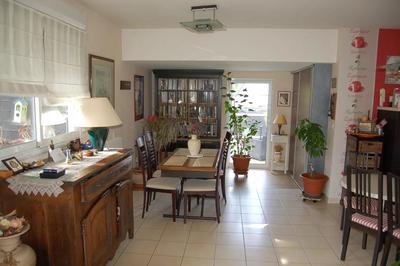 Maison - 215 m² - 8 pièces