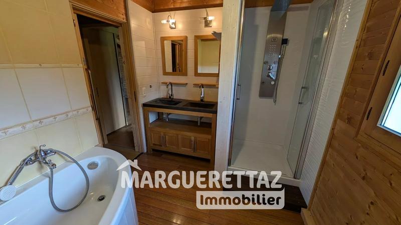 Maison - 237 m² - 7 pièces