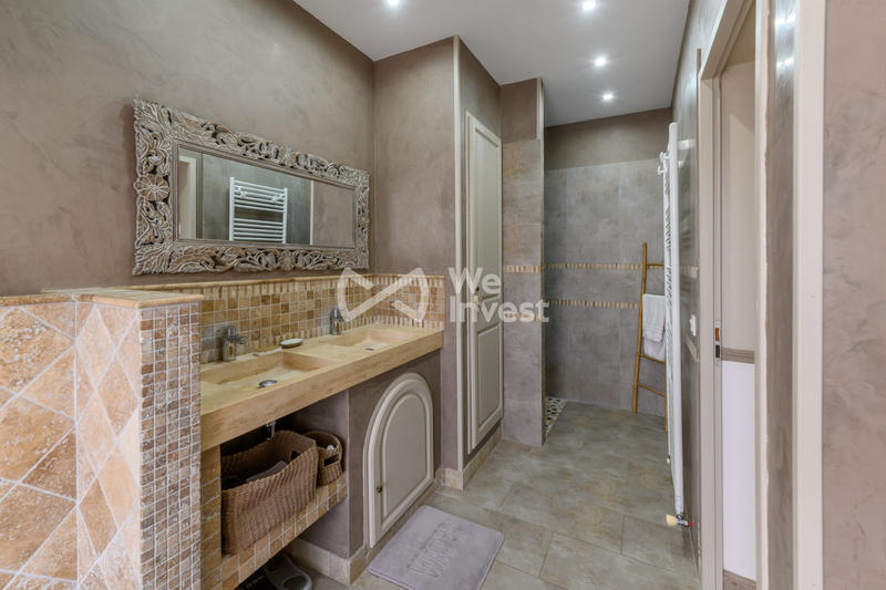 Villa - 427 m² - 14 pièces