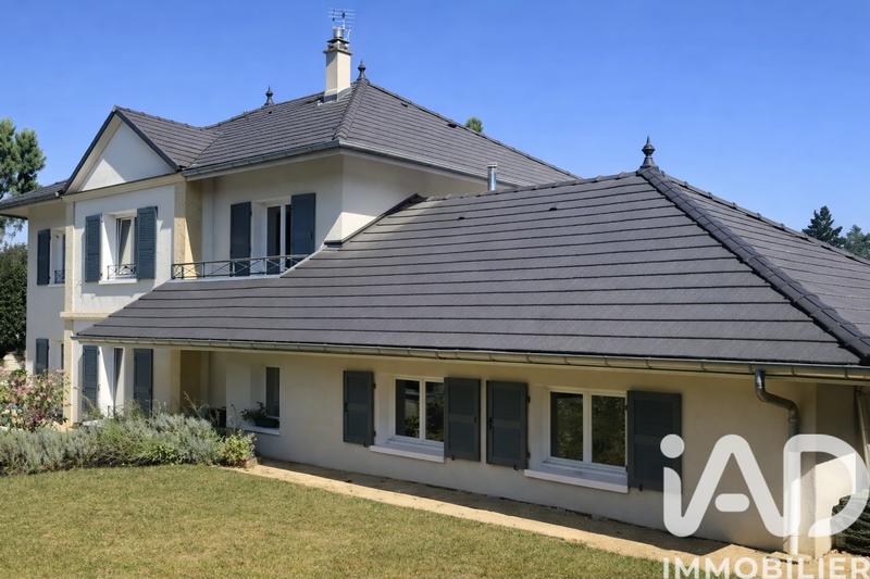 Maison - 224 m² - 8 pièces