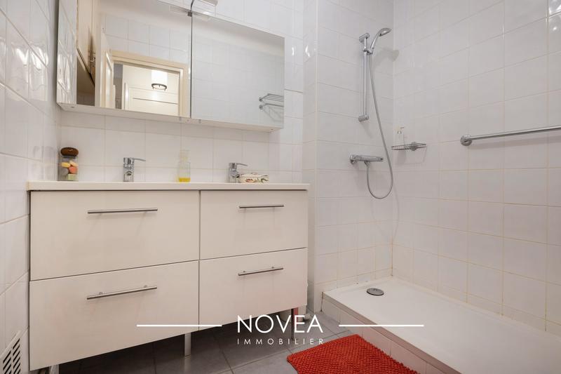 Appartement - 100 m² - 4 pièces