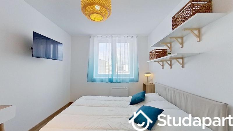 Chambre - 11 m² - 1 pièce