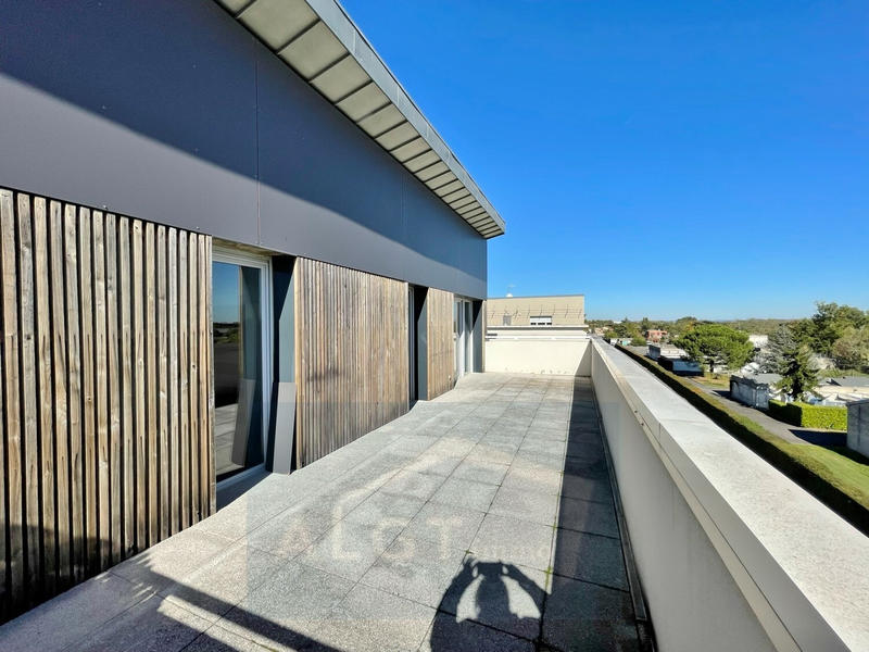 Appartement - 80 m² - 4 pièces