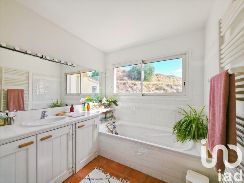 Maison - 299 m² - 9 pièces