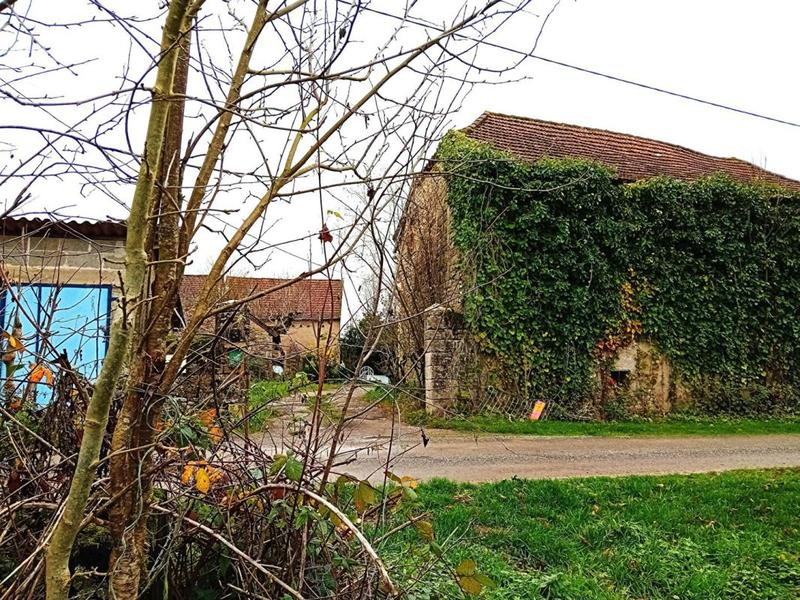 Corps de ferme - 280 m² - 2 pièces