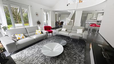 Maison - 215 m² - 8 pièces