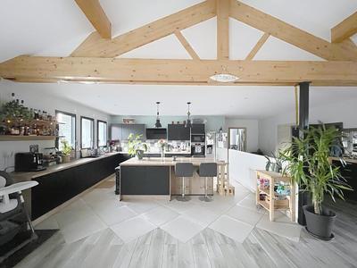 Maison - 203 m² - 5 pièces