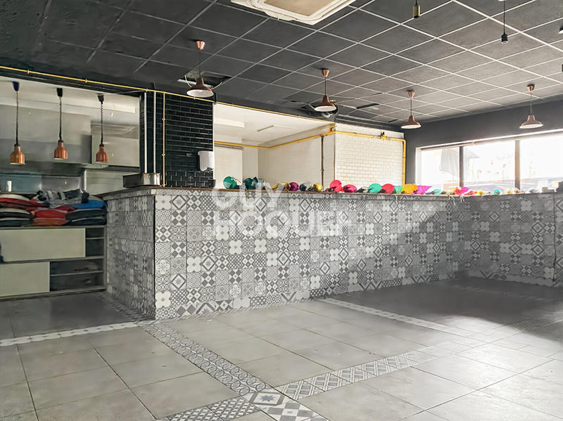 Local commercial - 220 m²