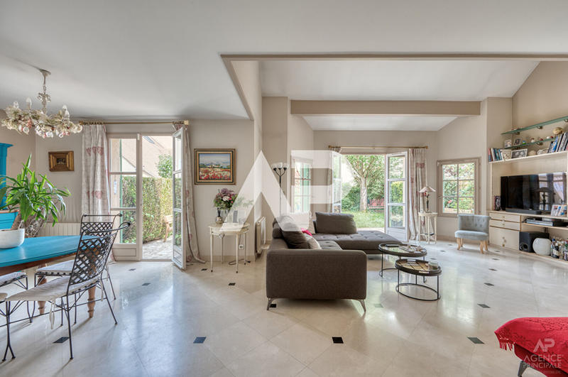 Maison - 163 m² - 7 pièces