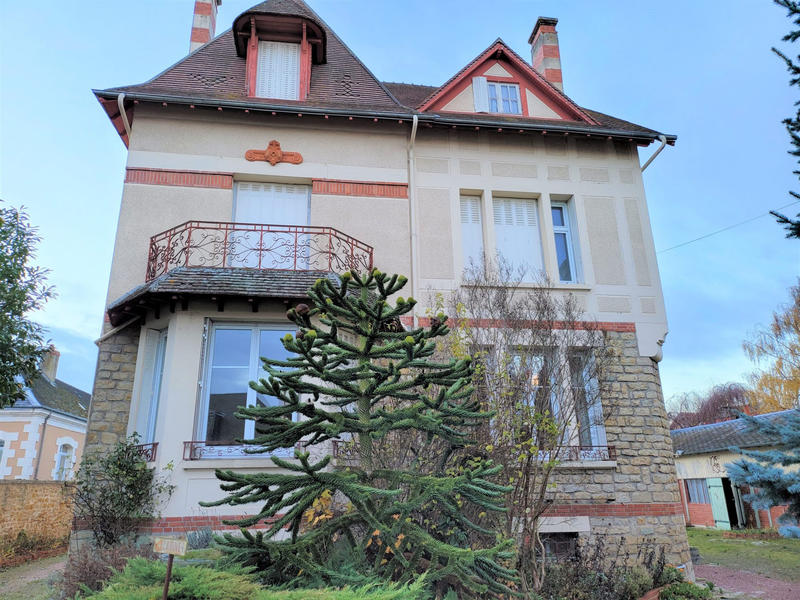 Maison de ville - 176 m² - 10 pièces