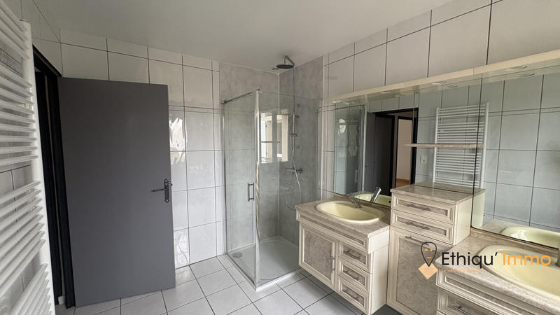 Villa - 168 m² - 8 pièces