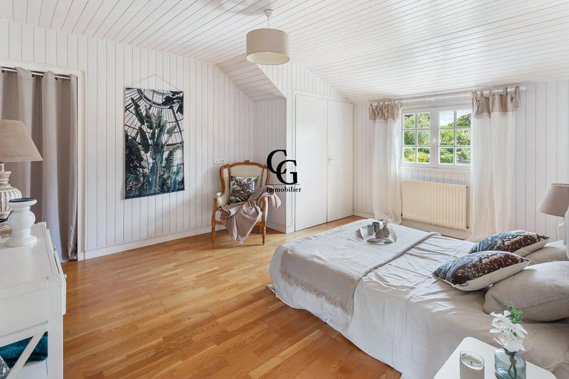 Maison - 170 m² - 7 pièces