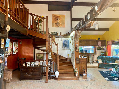 Maison - 184 m² - 5 pièces