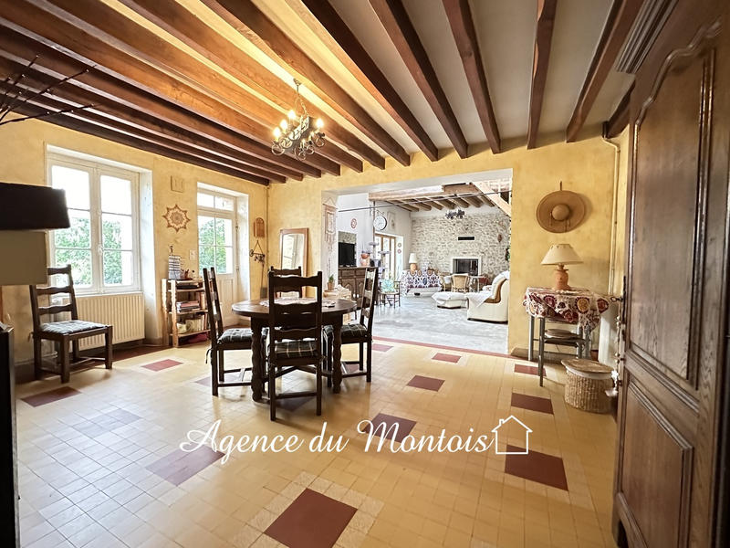 Maison - 165 m² - 7 pièces