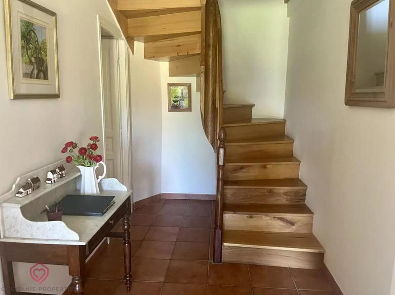 Propriété - 420 m² - 12 pièces