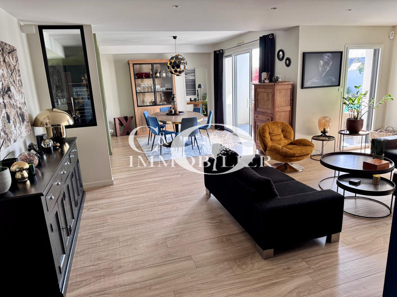 Maison - 190 m² - 7 pièces