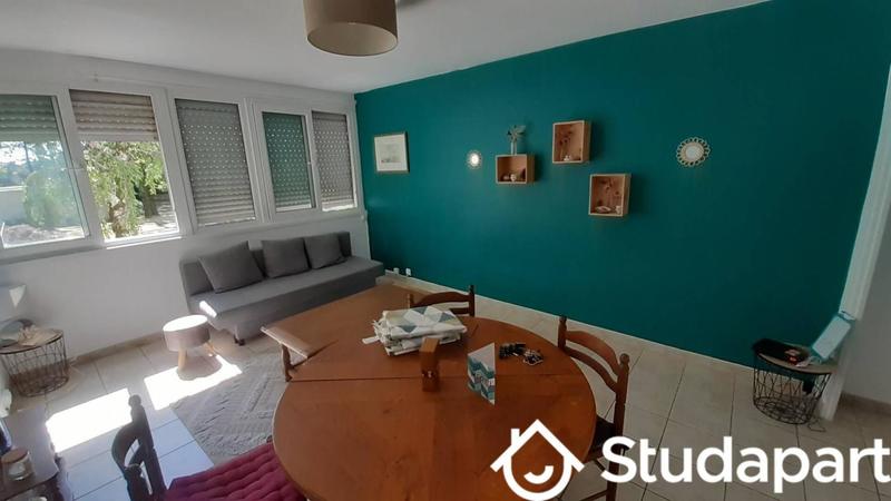 Chambre - 11 m² - 1 pièce