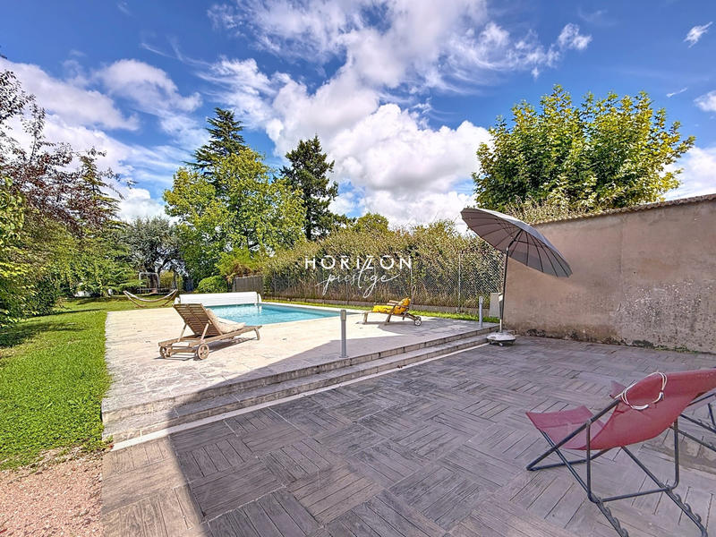 Maison - 183 m² - 6 pièces