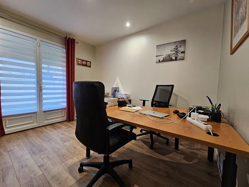 Maison - 213 m² - 6 pièces