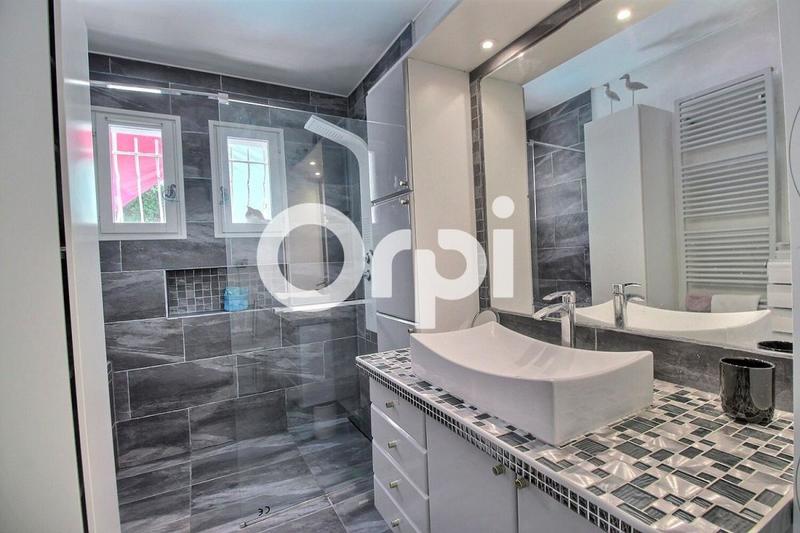 Maison - 200 m² - 5 pièces