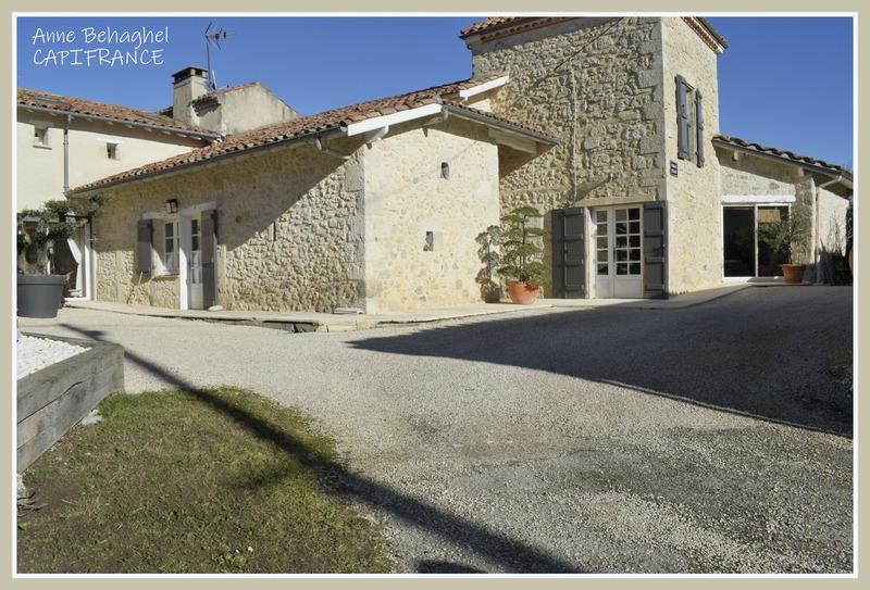 Maison - 210 m² - 7 pièces