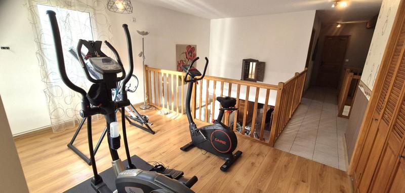 Maison - 225 m² - 10 pièces