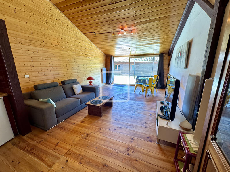 Maison - 230 m² - 12 pièces