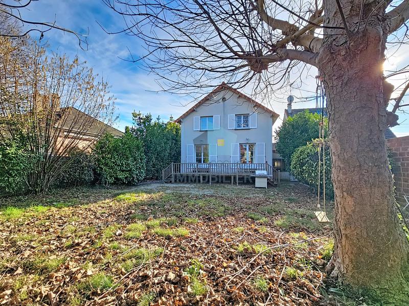 Maison - 169 m² - 9 pièces