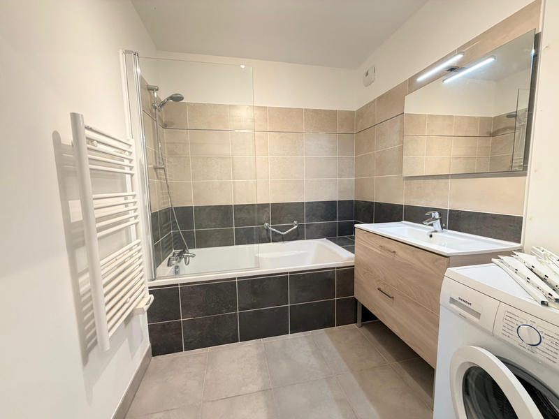 Appartement - 84 m² - 2 pièces