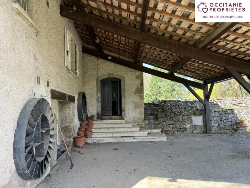 Propriété - 213 m² - 7 pièces