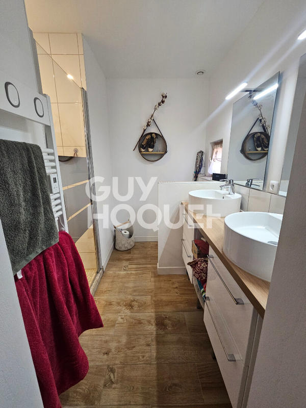 Maison - 224 m² - 6 pièces